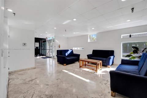 Copropriété à vendre à Miami Beach, Floride: 1 chambre, 66.89 m2 № 1968946 - photo 25