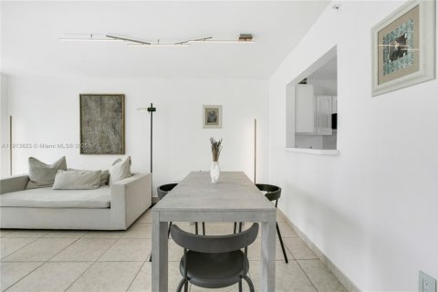Copropriété à vendre à Miami Beach, Floride: 1 chambre, 66.89 m2 № 1968946 - photo 6