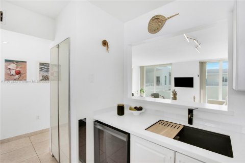 Copropriété à vendre à Miami Beach, Floride: 1 chambre, 66.89 m2 № 1968946 - photo 8