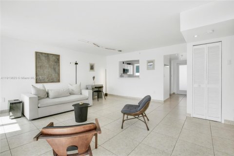 Copropriété à vendre à Miami Beach, Floride: 1 chambre, 66.89 m2 № 1968946 - photo 3