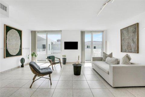 Copropriété à vendre à Miami Beach, Floride: 1 chambre, 66.89 m2 № 1968946 - photo 1