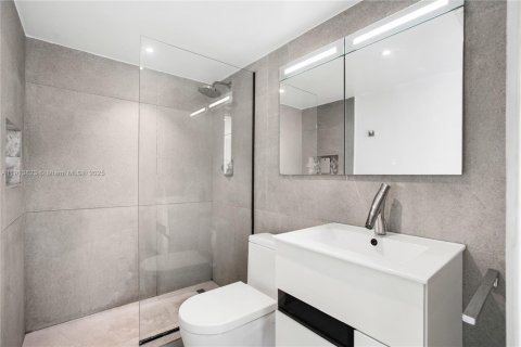 Copropriété à vendre à Miami Beach, Floride: 1 chambre, 66.89 m2 № 1968946 - photo 16