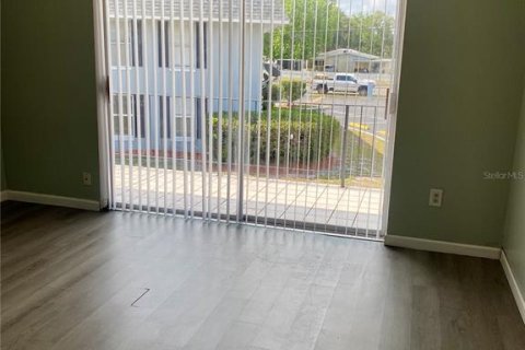 Снять в аренду кондоминиум в Орландо, Флорида 4 комнаты, 87.7м2, № 2091878 - фото 2