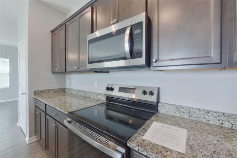 Villa ou maison à louer à Brooksville, Floride: 5 chambres, 210.7 m2 № 2115348 - photo 8
