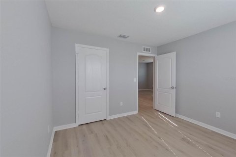 Villa ou maison à louer à Brooksville, Floride: 5 chambres, 210.7 m2 № 2115348 - photo 17