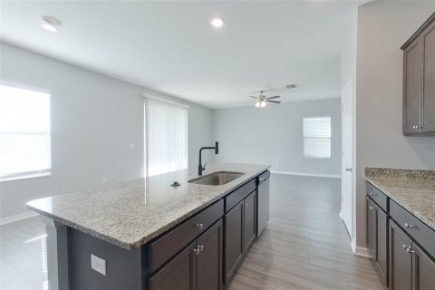 Villa ou maison à louer à Brooksville, Floride: 5 chambres, 210.7 m2 № 2115348 - photo 9