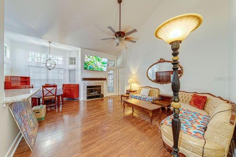 Condo in Lake Mary, Florida, 2 bedrooms  № 2220154 - photo 5