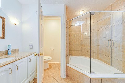 Condo in Lake Mary, Florida, 2 bedrooms  № 2220154 - photo 13