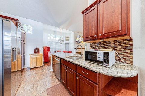 Condo in Lake Mary, Florida, 2 bedrooms  № 2220154 - photo 10