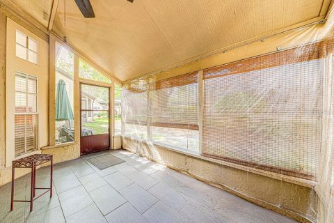 Condo in Lake Mary, Florida, 2 bedrooms  № 2220154 - photo 23