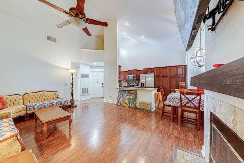 Condo in Lake Mary, Florida, 2 bedrooms  № 2220154 - photo 7