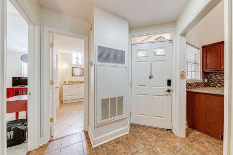 Condo in Lake Mary, Florida, 2 bedrooms  № 2220154 - photo 6