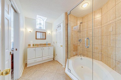 Condo in Lake Mary, Florida, 2 bedrooms  № 2220154 - photo 12