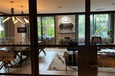 Condo in Miami, Florida, 1 bedroom  № 2001861 - photo 22