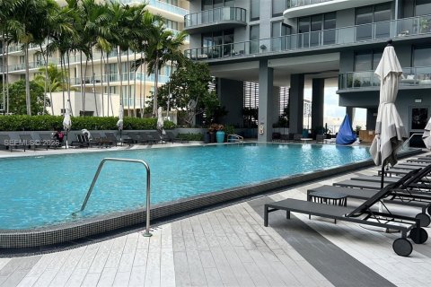 Condo in Miami, Florida, 1 bedroom  № 2001861 - photo 13