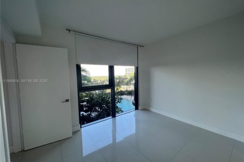 Condo in Miami, Florida, 1 bedroom  № 2001861 - photo 7