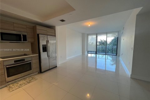 Condo in Miami, Florida, 1 bedroom  № 2001861 - photo 3