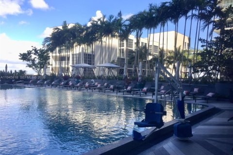 Condo in Miami, Florida, 1 bedroom  № 2001861 - photo 14