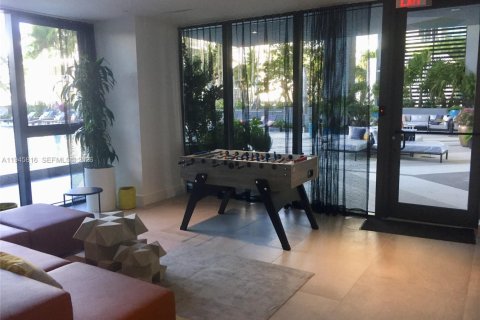 Condo in Miami, Florida, 1 bedroom  № 2001861 - photo 26