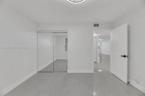 Copropriété à vendre à Sunrise, Floride: 2 chambres, 103.12 m2 № 2010719 - photo 14