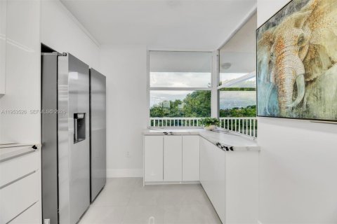 Copropriété à vendre à Sunrise, Floride: 2 chambres, 103.12 m2 № 2010719 - photo 4