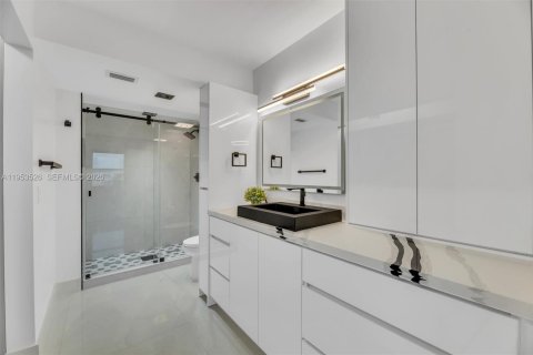 Copropriété à vendre à Sunrise, Floride: 2 chambres, 103.12 m2 № 2010719 - photo 16