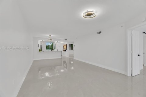 Copropriété à vendre à Sunrise, Floride: 2 chambres, 103.12 m2 № 2010719 - photo 7