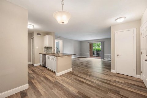 Condo in Tampa, Florida, 1 bedroom  № 1815213 - photo 6