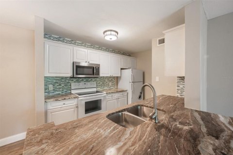 Condo in Tampa, Florida, 1 bedroom  № 1815213 - photo 10