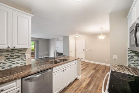 Condo in Tampa, Florida, 1 bedroom  № 1815213 - photo 13