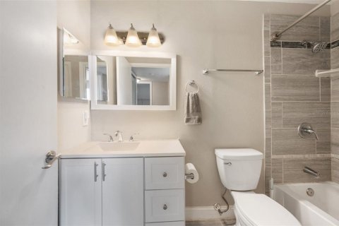 Condo in Tampa, Florida, 1 bedroom  № 1815213 - photo 25