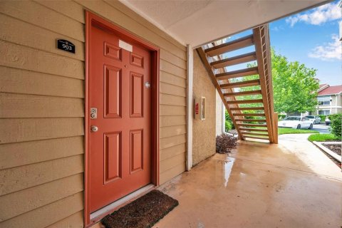 Condo in Tampa, Florida, 1 bedroom  № 1815213 - photo 1