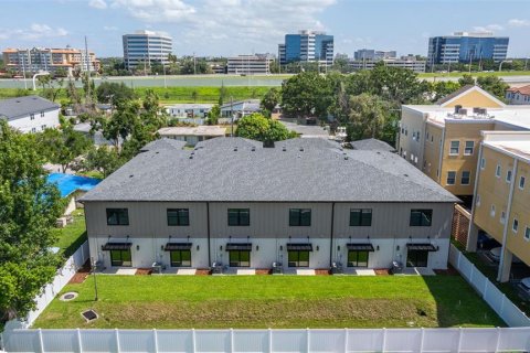 Townhouse in Tampa, Florida 3 bedrooms, 211.54 sq.m. № 1846437 - photo 5