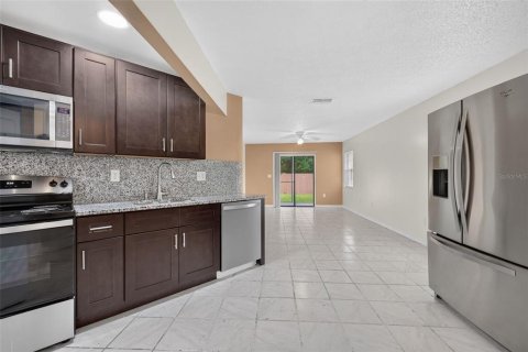 Apartment in Kissimmee, Florida 2 bedrooms, 102.19 sq.m. № 2277193 - photo 11