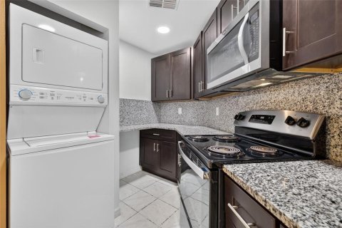 Apartment in Kissimmee, Florida 2 bedrooms, 102.19 sq.m. № 2277193 - photo 10