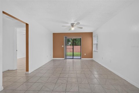 Apartment in Kissimmee, Florida 2 bedrooms, 102.19 sq.m. № 2277193 - photo 15