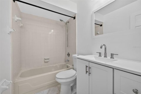 Apartment in Kissimmee, Florida 2 bedrooms, 102.19 sq.m. № 2277193 - photo 24