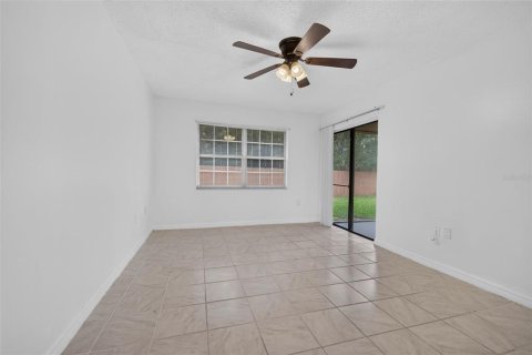 Apartment in Kissimmee, Florida 2 bedrooms, 102.19 sq.m. № 2277193 - photo 21