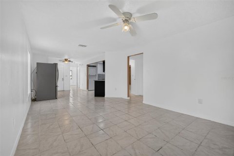 Apartment in Kissimmee, Florida 2 bedrooms, 102.19 sq.m. № 2277193 - photo 12