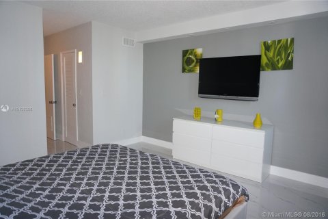Copropriété à louer à Sunny Isles Beach, Floride: 1 chambre, 93.37 m2 № 1694192 - photo 17