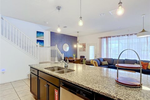 Touwnhouse à vendre à Kissimmee, Floride: 5 chambres, 210.24 m2 № 2322409 - photo 6