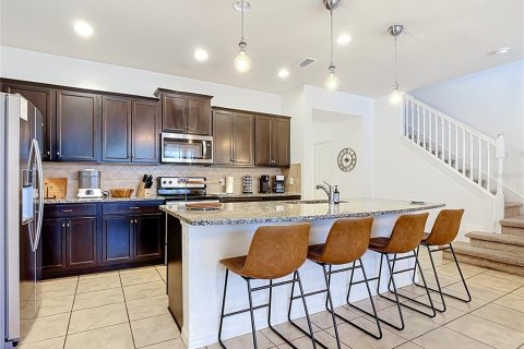 Touwnhouse à vendre à Kissimmee, Floride: 5 chambres, 210.24 m2 № 2322409 - photo 10