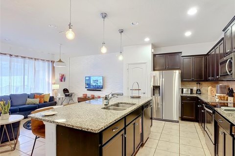 Touwnhouse à vendre à Kissimmee, Floride: 5 chambres, 210.24 m2 № 2322409 - photo 4