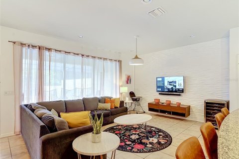 Touwnhouse à vendre à Kissimmee, Floride: 5 chambres, 210.24 m2 № 2322409 - photo 15