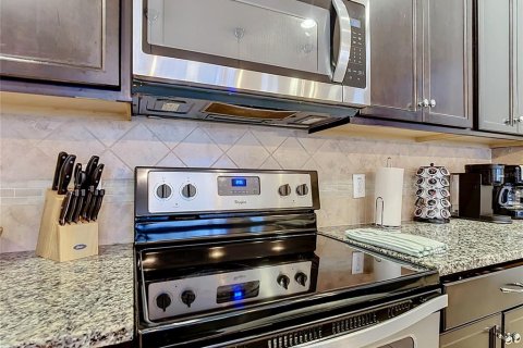 Touwnhouse à vendre à Kissimmee, Floride: 5 chambres, 210.24 m2 № 2322409 - photo 7