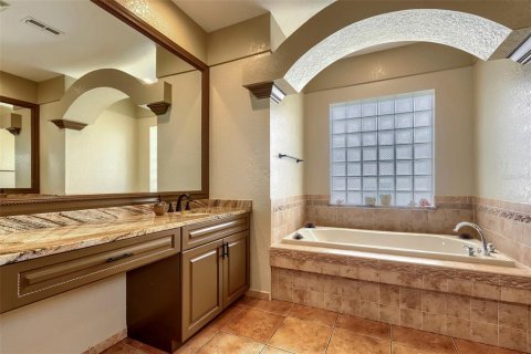 Casa en venta en Brooksville, Florida, 4 dormitorios, 218.13 m2 № 2385581 - foto 25