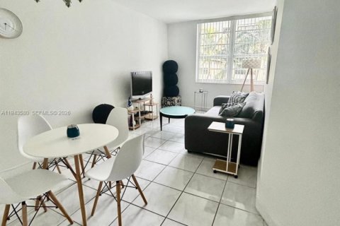 Copropriété à vendre à Miami Beach, Floride: 1 chambre, 52.03 m2 № 2152792 - photo 2