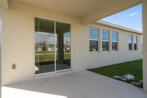 House in Kissimmee, Florida 4 bedrooms, 171.22 sq.m. № 2197617 - photo 4