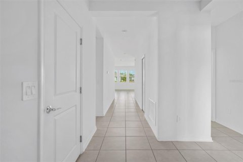 House in Kissimmee, Florida 4 bedrooms, 171.22 sq.m. № 2197617 - photo 6
