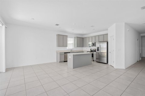 House in Kissimmee, Florida 4 bedrooms, 171.22 sq.m. № 2197617 - photo 17